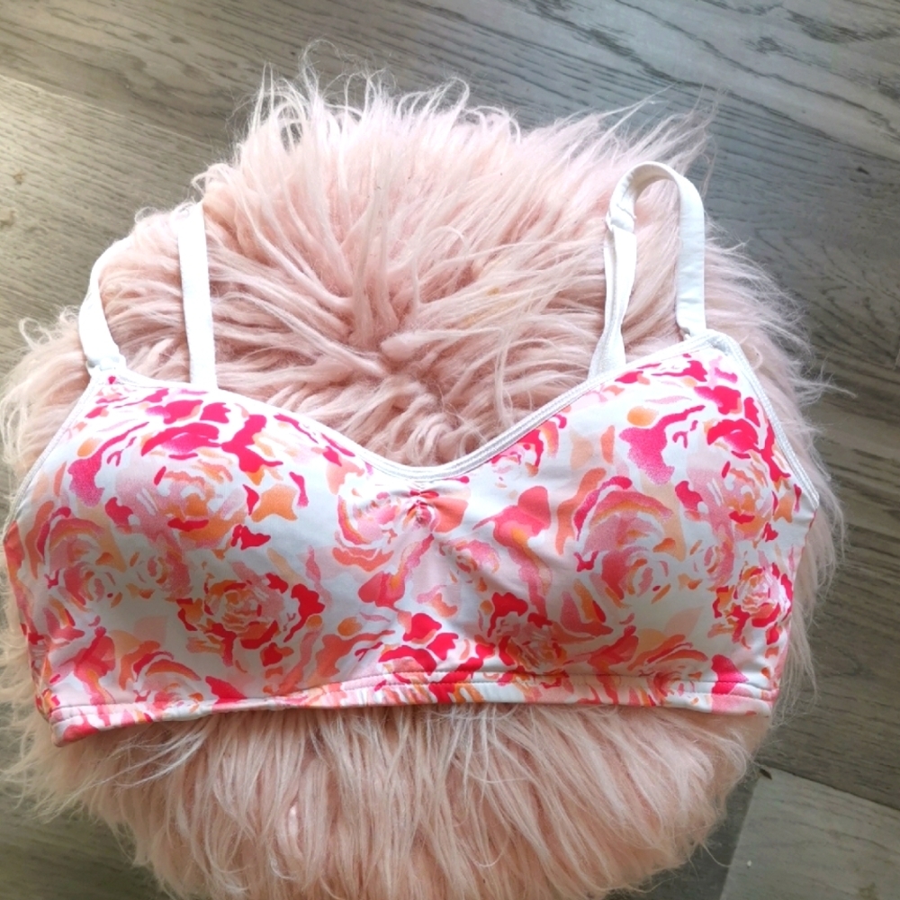 La Vie en Rose🌹lightly lined floral non wired nursing bra. Size 36B